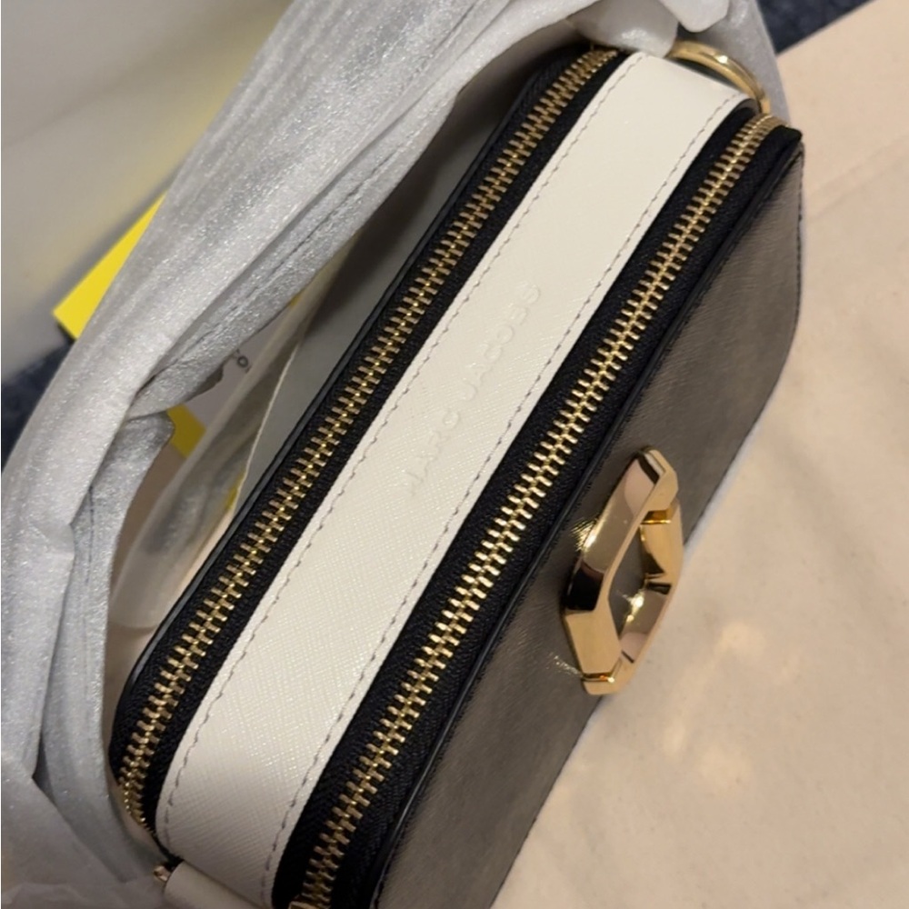 Marc Jacobs The Snapshot...$325 in store/online - Picture 12 of 17
